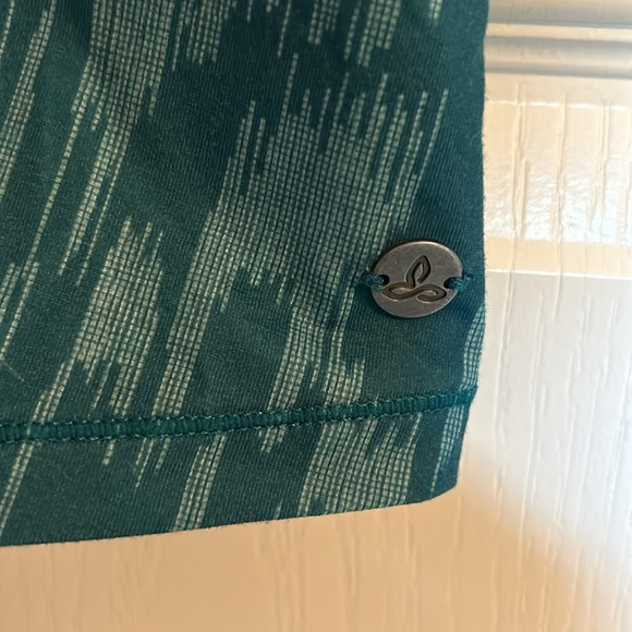 Prana Women's Skypath Dress Shelf Bra Twist Back Sleeveless Teal, size L, New - Picture 4 of 4